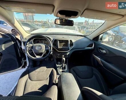 Білий Джип Cherokee, об'ємом двигуна 3.24 л та пробігом 87 тис. км за 9400 $, фото 26 на Automoto.ua