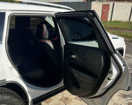 Белый Джип Чероки, объемом двигателя 2.4 л и пробегом 145 тыс. км за 16500 $, фото 8 на Automoto.ua