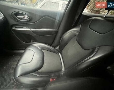 Белый Джип Чероки, объемом двигателя 2.36 л и пробегом 146 тыс. км за 17500 $, фото 3 на Automoto.ua