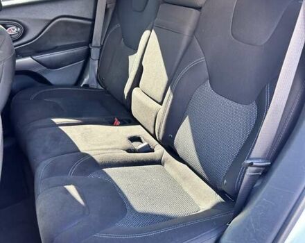 Белый Джип Чероки, объемом двигателя 2.36 л и пробегом 101 тыс. км за 17300 $, фото 16 на Automoto.ua