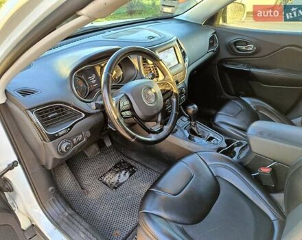 Білий Джип Cherokee, об'ємом двигуна 2.36 л та пробігом 171 тис. км за 15600 $, фото 9 на Automoto.ua