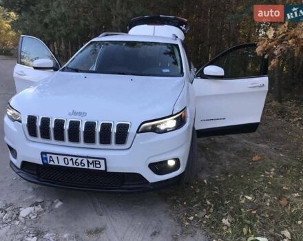 Белый Джип Чероки, объемом двигателя 2.36 л и пробегом 77 тыс. км за 15950 $, фото 4 на Automoto.ua