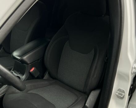 Белый Джип Чероки, объемом двигателя 2.4 л и пробегом 148 тыс. км за 16500 $, фото 13 на Automoto.ua