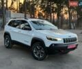 Белый Джип Чероки, объемом двигателя 3.2 л и пробегом 155 тыс. км за 17900 $, фото 1 на Automoto.ua