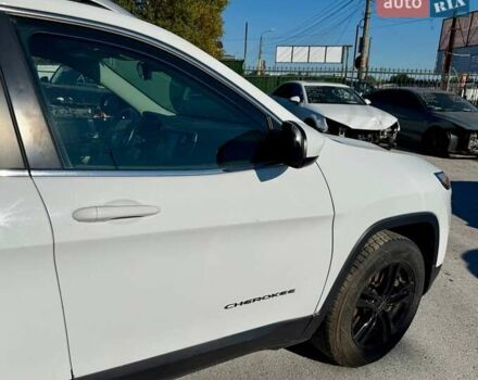 Белый Джип Чероки, объемом двигателя 3.24 л и пробегом 87 тыс. км за 9800 $, фото 15 на Automoto.ua