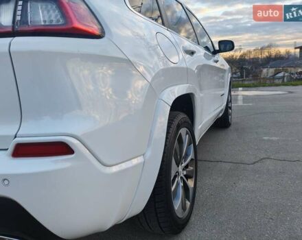 Білий Джип Cherokee, об'ємом двигуна 2 л та пробігом 75 тис. км за 22999 $, фото 6 на Automoto.ua