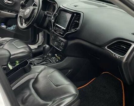 Белый Джип Чероки, объемом двигателя 3.24 л и пробегом 58 тыс. км за 20000 $, фото 9 на Automoto.ua