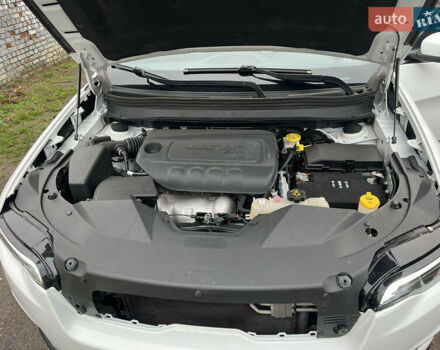 Білий Джип Cherokee, об'ємом двигуна 2.36 л та пробігом 157 тис. км за 15500 $, фото 13 на Automoto.ua