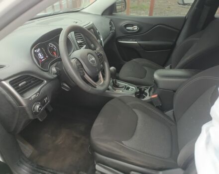 Білий Джип Cherokee, об'ємом двигуна 0 л та пробігом 160 тис. км за 12000 $, фото 2 на Automoto.ua