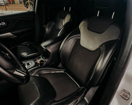 Белый Джип Чероки, объемом двигателя 2.4 л и пробегом 163 тыс. км за 13700 $, фото 10 на Automoto.ua