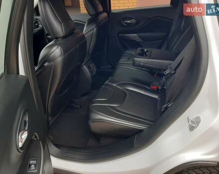 Білий Джип Cherokee, об'ємом двигуна 3.2 л та пробігом 90 тис. км за 17900 $, фото 10 на Automoto.ua