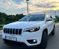 Белый Джип Чероки, объемом двигателя 2.36 л и пробегом 112 тыс. км за 14950 $, фото 1 на Automoto.ua