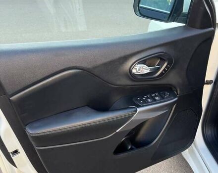 Белый Джип Чероки, объемом двигателя 3.24 л и пробегом 124 тыс. км за 21500 $, фото 14 на Automoto.ua