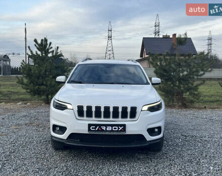 Белый Джип Чероки, объемом двигателя 2.36 л и пробегом 73 тыс. км за 15900 $, фото 1 на Automoto.ua