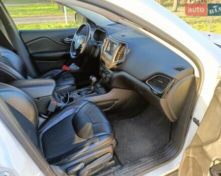 Білий Джип Cherokee, об'ємом двигуна 2.36 л та пробігом 171 тис. км за 15600 $, фото 7 на Automoto.ua