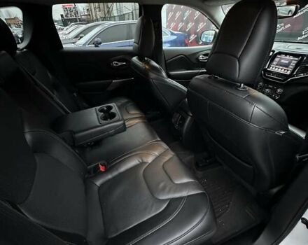 Білий Джип Cherokee, об'ємом двигуна 2.36 л та пробігом 127 тис. км за 16800 $, фото 26 на Automoto.ua