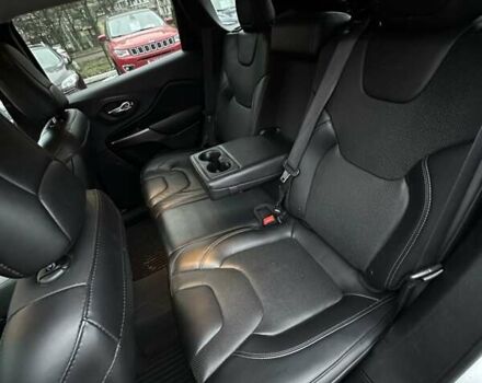 Білий Джип Cherokee, об'ємом двигуна 2.36 л та пробігом 127 тис. км за 16800 $, фото 25 на Automoto.ua