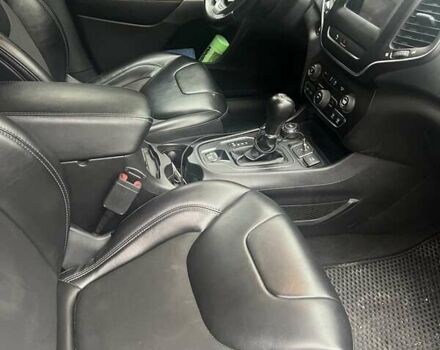 Белый Джип Чероки, объемом двигателя 2.36 л и пробегом 146 тыс. км за 17500 $, фото 4 на Automoto.ua