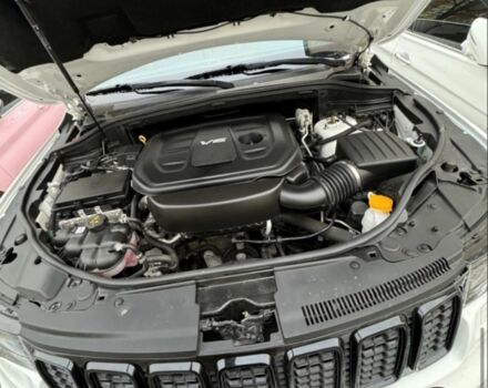 Белый Джип Чероки, объемом двигателя 3.6 л и пробегом 43 тыс. км за 26500 $, фото 2 на Automoto.ua