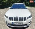 Белый Джип Чероки, объемом двигателя 2.36 л и пробегом 111 тыс. км за 18000 $, фото 1 на Automoto.ua