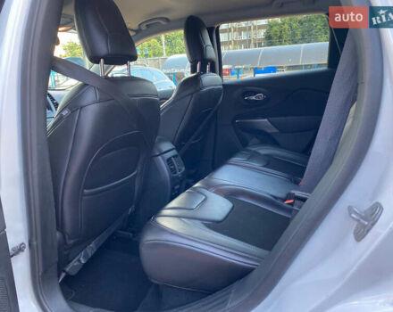 Білий Джип Cherokee, об'ємом двигуна 2.4 л та пробігом 79 тис. км за 16500 $, фото 17 на Automoto.ua