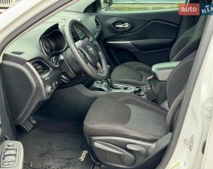 Білий Джип Cherokee, об'ємом двигуна 2.4 л та пробігом 101 тис. км за 14330 $, фото 14 на Automoto.ua