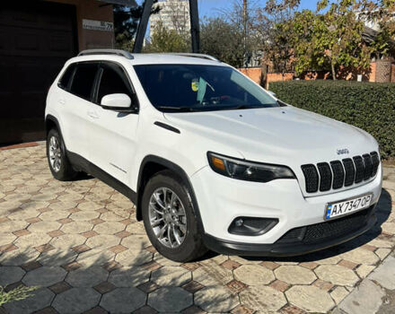 Белый Джип Чероки, объемом двигателя 2.4 л и пробегом 145 тыс. км за 16500 $, фото 1 на Automoto.ua
