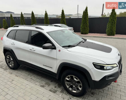 Білий Джип Cherokee, об'ємом двигуна 3.24 л та пробігом 125 тис. км за 18500 $, фото 9 на Automoto.ua