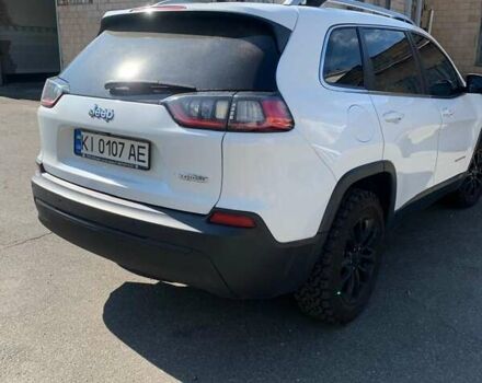 Джип Чероки 2018 в Киеве на Automoto.ua Белый Джип Чероки, объемом двигателя 2.36 л и пробегом 170 тыс. км за 13950 $, фото 3 на Automoto.ua
