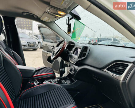 Білий Джип Cherokee, об'ємом двигуна 2.36 л та пробігом 150 тис. км за 17900 $, фото 22 на Automoto.ua