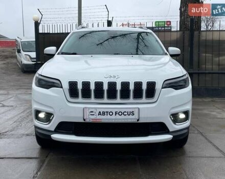 Белый Джип Чероки, объемом двигателя 2.36 л и пробегом 85 тыс. км за 14990 $, фото 1 на Automoto.ua