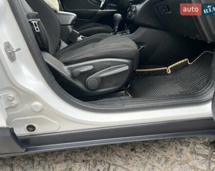 Білий Джип Cherokee, об'ємом двигуна 2.36 л та пробігом 165 тис. км за 19000 $, фото 9 на Automoto.ua