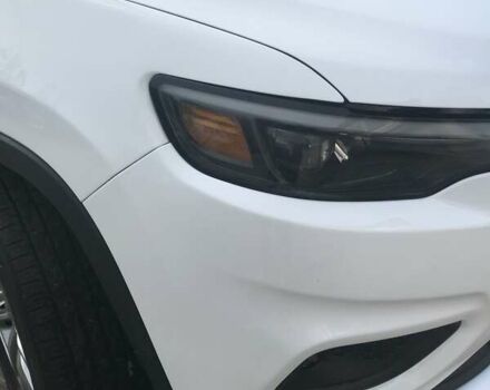 Білий Джип Cherokee, об'ємом двигуна 2.36 л та пробігом 46 тис. км за 17900 $, фото 2 на Automoto.ua