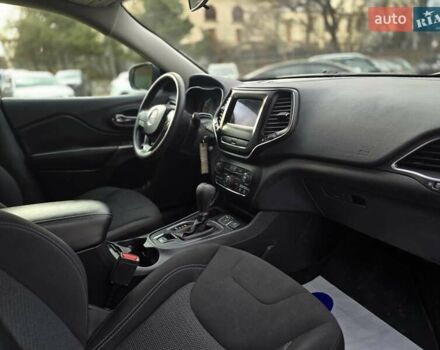 Білий Джип Cherokee, об'ємом двигуна 2.36 л та пробігом 56 тис. км за 14500 $, фото 14 на Automoto.ua