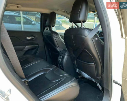 Білий Джип Cherokee, об'ємом двигуна 2.4 л та пробігом 79 тис. км за 15400 $, фото 19 на Automoto.ua