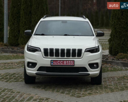 Білий Джип Cherokee, об'ємом двигуна 3.24 л та пробігом 114 тис. км за 18500 $, фото 1 на Automoto.ua