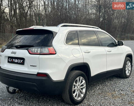 Белый Джип Чероки, объемом двигателя 2.36 л и пробегом 73 тыс. км за 15900 $, фото 6 на Automoto.ua