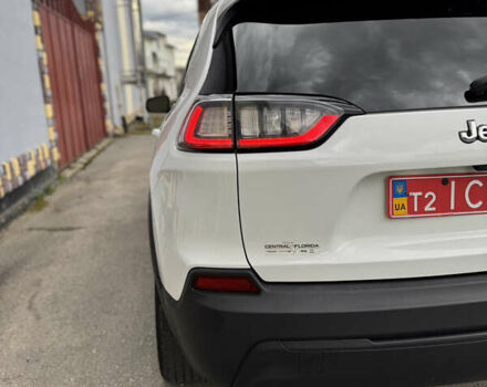 Білий Джип Cherokee, об'ємом двигуна 2.4 л та пробігом 125 тис. км за 14200 $, фото 6 на Automoto.ua