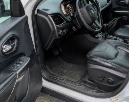 Белый Джип Чероки, объемом двигателя 3.2 л и пробегом 40 тыс. км за 3700 $, фото 7 на Automoto.ua