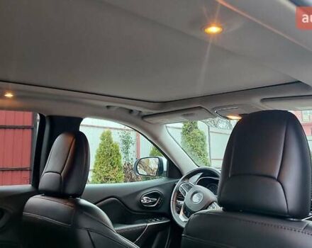 Білий Джип Cherokee, об'ємом двигуна 3.2 л та пробігом 67 тис. км за 18500 $, фото 21 на Automoto.ua