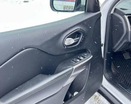 Білий Джип Cherokee, об'ємом двигуна 3.24 л та пробігом 66 тис. км за 19000 $, фото 14 на Automoto.ua