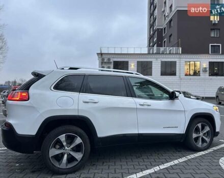 Білий Джип Cherokee, об'ємом двигуна 2.36 л та пробігом 153 тис. км за 15900 $, фото 9 на Automoto.ua