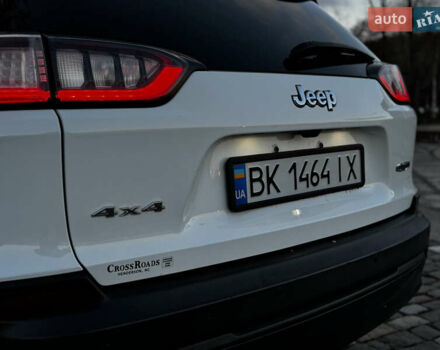 Белый Джип Чероки, объемом двигателя 2.36 л и пробегом 177 тыс. км за 15999 $, фото 11 на Automoto.ua