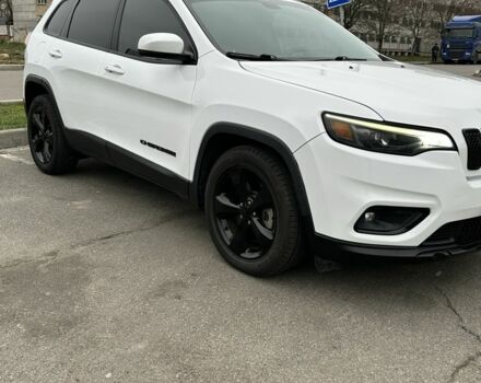 Белый Джип Чероки, объемом двигателя 2.4 л и пробегом 145 тыс. км за 16300 $, фото 1 на Automoto.ua