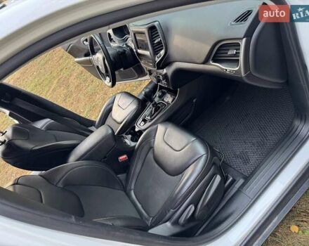 Белый Джип Чероки, объемом двигателя 2.36 л и пробегом 118 тыс. км за 16199 $, фото 21 на Automoto.ua