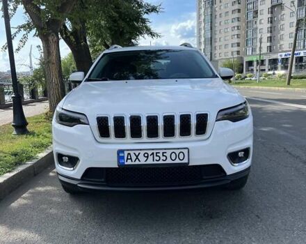 Белый Джип Чероки, объемом двигателя 2.36 л и пробегом 92 тыс. км за 16000 $, фото 1 на Automoto.ua
