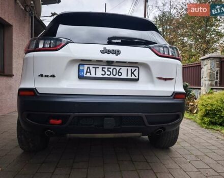 Джип Чероки 2019 в Надворной на Automoto.ua Белый Джип Чероки, объемом двигателя 3.2 л и пробегом 173 тыс. км за 19500 $, фото 19 на Automoto.ua