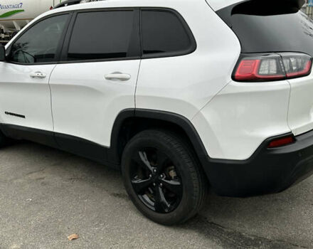 Белый Джип Чероки, объемом двигателя 2.36 л и пробегом 145 тыс. км за 16300 $, фото 5 на Automoto.ua