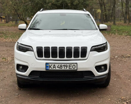 Белый Джип Чероки, объемом двигателя 3.24 л и пробегом 135 тыс. км за 20500 $, фото 1 на Automoto.ua