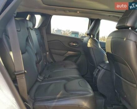 Белый Джип Чероки, объемом двигателя 3.24 л и пробегом 75 тыс. км за 2000 $, фото 9 на Automoto.ua